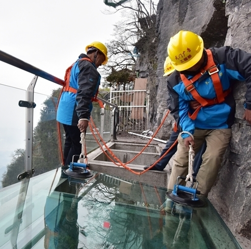 棧道修建如何保證防墜器安全使用